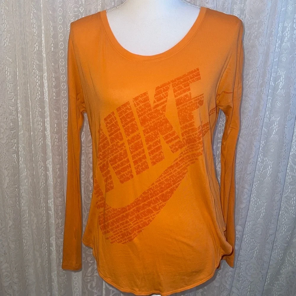 NIKE Shirt